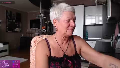 Snapshot of roxana_brooks chatting on July 22, 2026, 9:12 am Roxana online show from July 22, 2026, 9:12 am