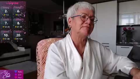 Snapshot of roxana_brooks chatting on August 2, 2026, 12:58 pm Roxana online show from August 2, 2026, 12:58 pm