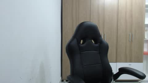 Roxana online show from April 10, 2026, 10:58 pm