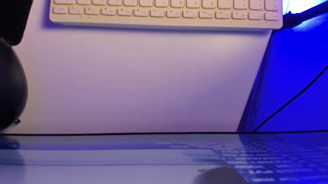 Roxane online show from March 4, 2026, 4:51 am