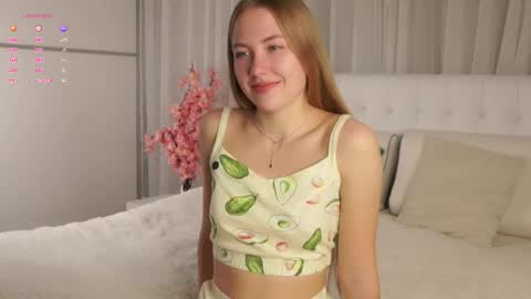Anna Lokiss online show from October 17, 2025, 11:57 am