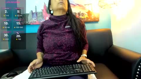  Roxanna  online show from June 15, 2026, 9:22 am