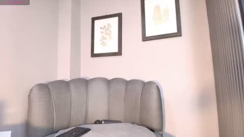  Roxanna  online show from June 18, 2026, 9:14 am