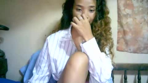 Snapshot of roxanne_98 chatting on December 7, 2024, 1:36 am roxanne_98 online show from December 7, 2024, 1:36 am