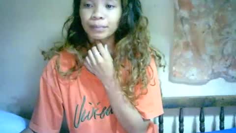 Snapshot of roxanne_98 chatting on December 8, 2024, 12:29 am roxanne_98 online show from December 8, 2024, 12:29 am