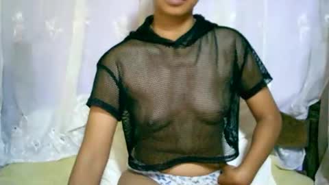 Snapshot of roxanne_98 chatting on January 18, 2025, 2:47 am roxanne_98 online show from January 18, 2025, 2:47 am