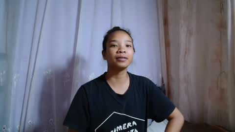 Snapshot of roxanne_98 chatting on January 27, 2025, 2:53 am roxanne_98 online show from January 27, 2025, 2:53 am