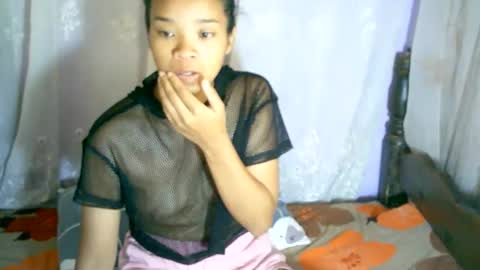 Snapshot of roxanne_98 chatting on January 30, 2025, 3:22 am roxanne_98 online show from January 30, 2025, 3:22 am