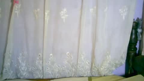 Snapshot of roxanne_98 chatting on February 15, 2025, 3:09 am roxanne_98 online show from February 15, 2025, 3:09 am