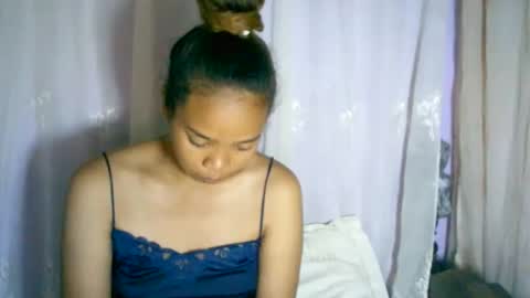 Snapshot of roxanne_98 chatting on February 18, 2025, 2:38 am roxanne_98 online show from February 18, 2025, 2:38 am