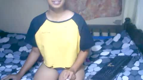 Snapshot of roxanne_98 chatting on February 25, 2025, 2:14 am roxanne_98 online show from February 25, 2025, 2:14 am