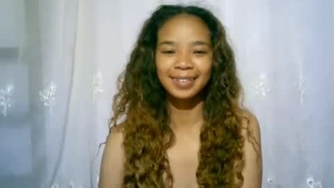 Snapshot of roxanne_98 chatting on March 4, 2025, 2:49 am roxanne_98 online show from March 4, 2025, 2:49 am
