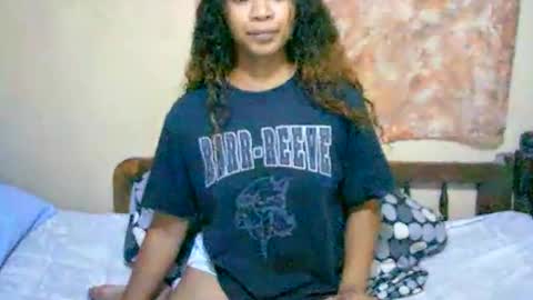 Snapshot of roxanne_98 chatting on March 7, 2025, 5:49 pm roxanne_98 online show from March 7, 2025, 5:49 pm