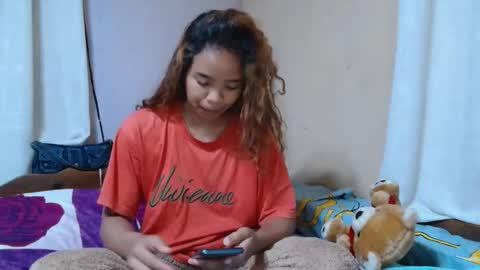 Snapshot of roxanne_98 chatting on October 7, 2025, 5:04 am roxanne_98 online show from October 7, 2025, 5:04 am