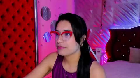 Snapshot of roxanne_han chatting on April 20, 2026, 12:08 pm roxanne_han online show from April 20, 2026, 12:08 pm