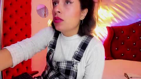 Snapshot of roxanne_han chatting on May 17, 2026, 2:53 am roxanne_han online show from May 17, 2026, 2:53 am