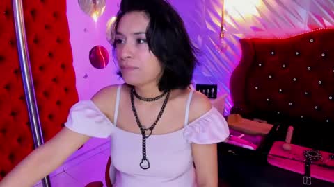 Snapshot of roxanne_han chatting on May 25, 2026, 12:22 pm roxanne_han online show from May 25, 2026, 12:22 pm