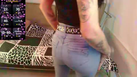 Roxanne online show from April 18, 2026, 8:20 pm