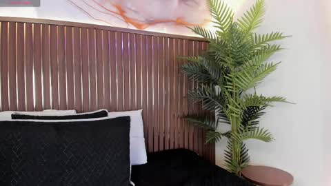 Roxie  online show from April 2, 2026, 12:25 pm