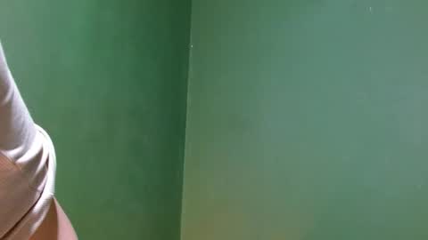 Snapshot of roxiehood chatting on September 19, 2025, 2:35 am Roxie online show from September 19, 2025, 2:35 am