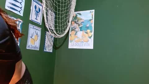 Snapshot of roxiehood chatting on October 3, 2025, 2:30 am Roxie online show from October 3, 2025, 2:30 am