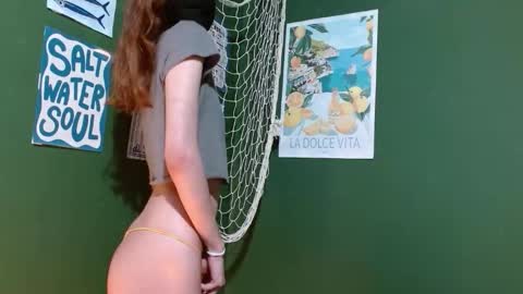 Snapshot of roxiehood chatting on October 9, 2025, 2:31 am Roxie online show from October 9, 2025, 2:31 am