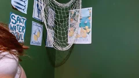 Snapshot of roxiehood chatting on October 17, 2025, 2:15 am Roxie online show from October 17, 2025, 2:15 am