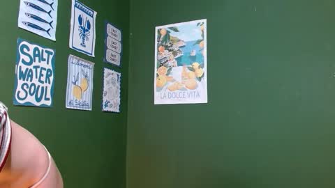 Snapshot of roxiehood chatting on October 26, 2025, 2:17 am Roxie online show from October 26, 2025, 2:17 am