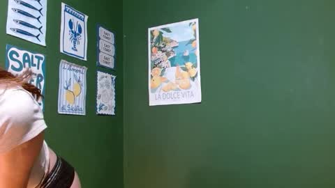 Snapshot of roxiehood chatting on November 20, 2025, 2:12 am Roxie online show from November 20, 2025, 2:12 am