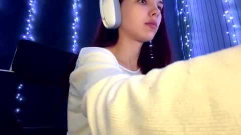 Snapshot of roxiepiurkowski chatting on June 10, 2026, 3:11 pm Hana online show from June 10, 2026, 3:11 pm