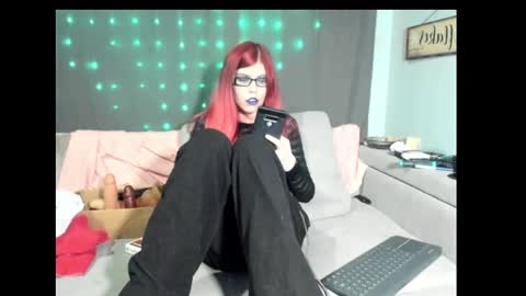 roxihazeleyes online show from February 14, 2025, 4:15 am