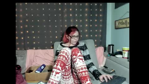 roxihazeleyes online show from February 21, 2025, 10:50 am