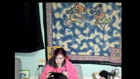 roxihazeleyes online show from March 5, 2025, 8:00 am