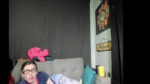 roxihazeleyes online show from November 5, 2025, 2:11 am