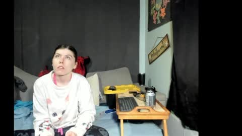 roxihazeleyes online show from April 8, 2026, 3:17 am