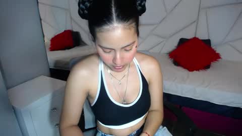 Roxxy  online show from May 20, 2026, 12:50 am