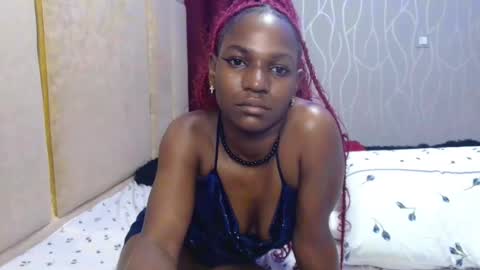 Snapshot of roxy_heather chatting on April 21, 2026, 1:42 am Roxy online show from April 21, 2026, 1:42 am