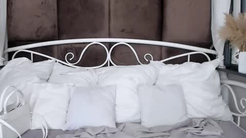 Roxy online show from October 21, 2025, 10:27 am