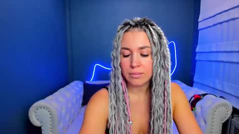 Roxy online show from December 14, 2025, 2:06 am