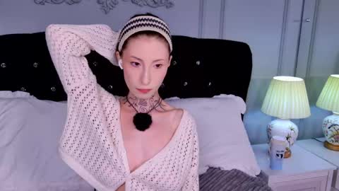 Snapshot of roxy_morrison_x chatting on May 18, 2026, 3:35 am roxanne online show from May 18, 2026, 3:35 am