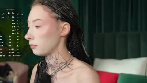 Snapshot of roxy_morrison_x chatting on June 18, 2026, 3:40 am roxanne online show from June 18, 2026, 3:40 am