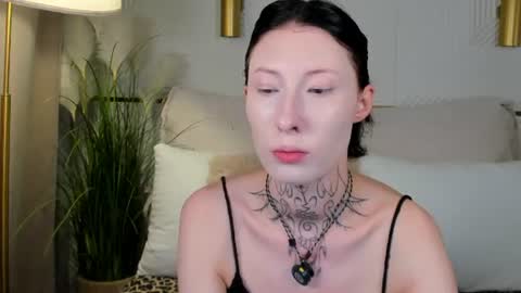 Snapshot of roxy_morrison_x chatting on August 2, 2026, 3:38 am roxanne online show from August 2, 2026, 3:38 am