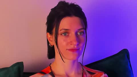 roxy_riot_ online show from February 1, 2025, 7:26 am