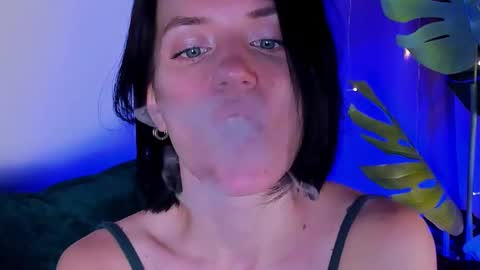 roxy_riot_ online show from February 10, 2025, 4:30 am