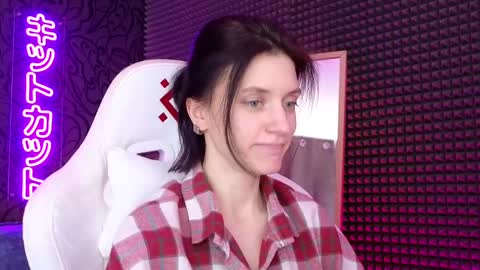 roxy_riot_ online show from March 2, 2025, 7:32 am