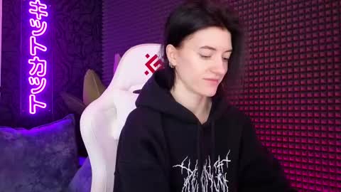 roxy_riot_ online show from March 11, 2025, 1:26 am