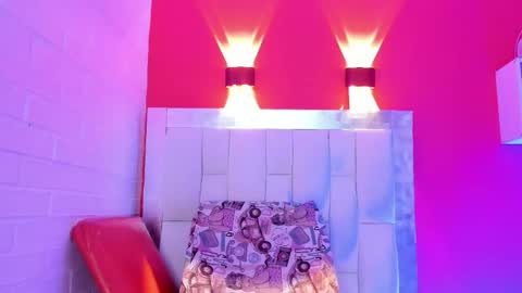 roxy_sexy69 online show from March 25, 2026, 4:07 am