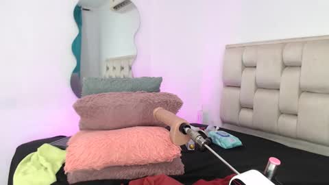 Roxy smith69 online show from October 4, 2025, 11:25 pm