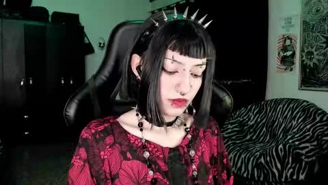 Roxy Independient model Help me to reach 50 thumbs up online show from February 5, 2026, 12:37 am