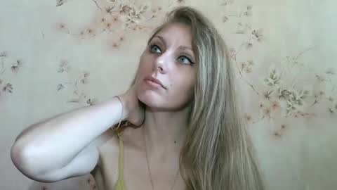 roxyfox18x01 online show from April 5, 2026, 8:55 am